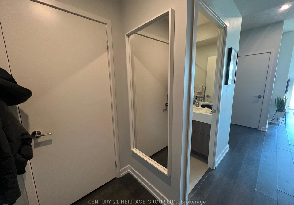 200-sackville-street-toronto-ontario-c13016644