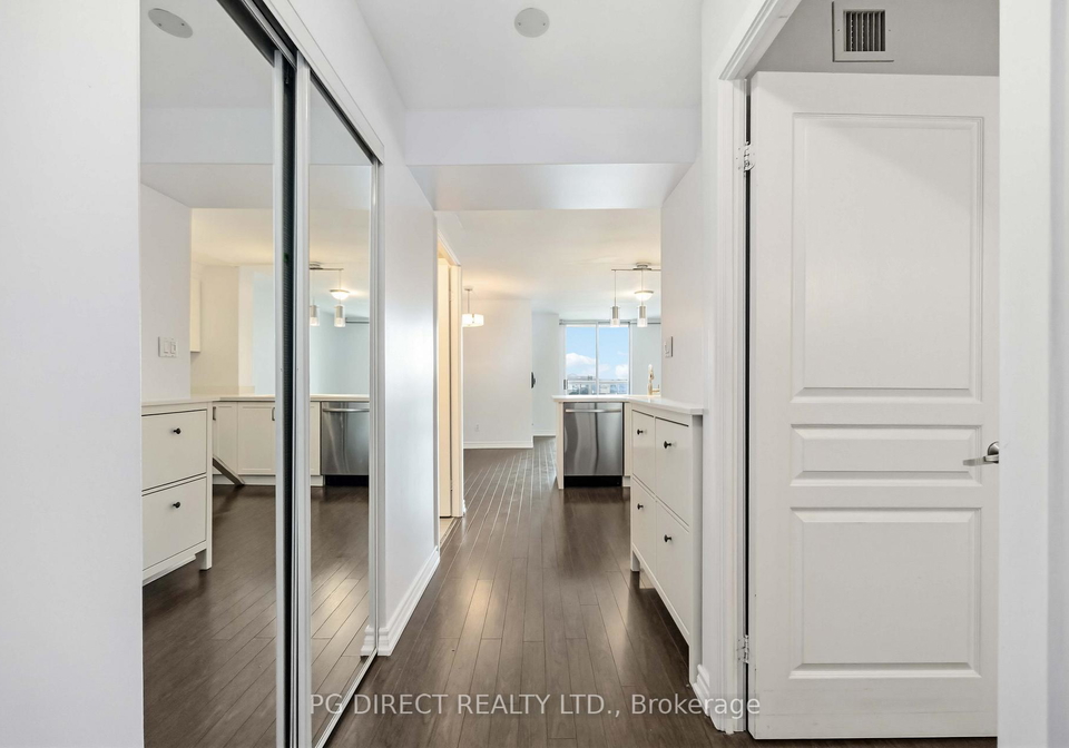 323-richmond-street-toronto-ontario-c13016854