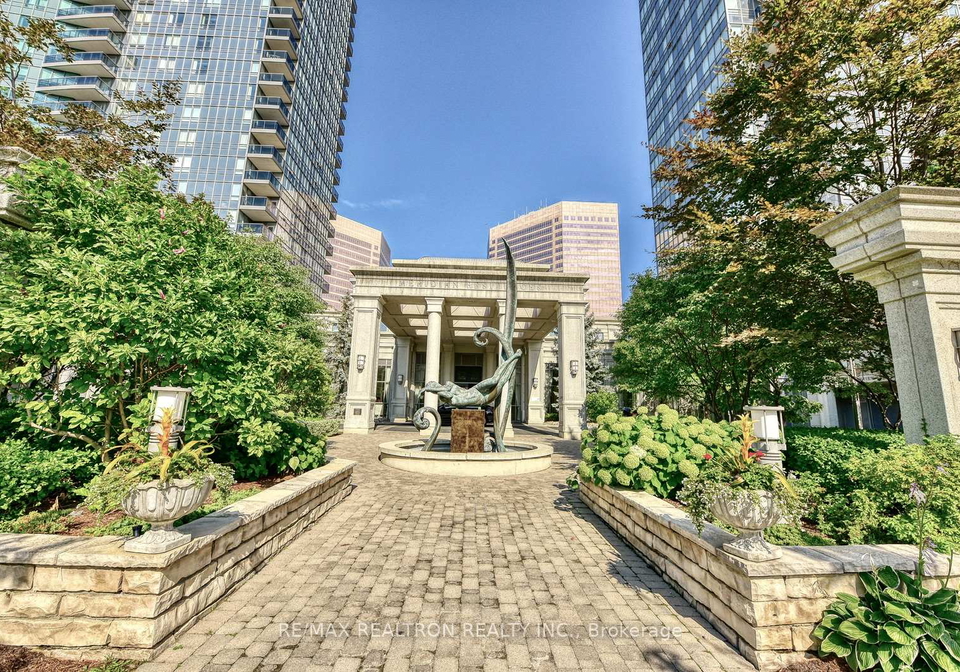 25-greenview-avenue-toronto-ontario-c13016996
