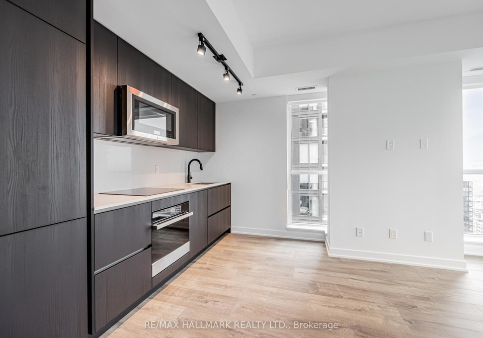 327-king-street-w-toronto-ontario-c13017214