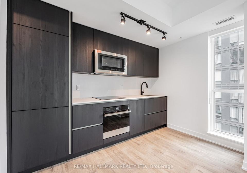 327-king-street-w-toronto-ontario-c13017214