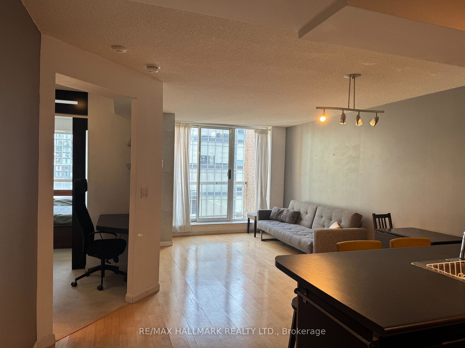 330-adelaide-street-e-toronto-ontario-c13017374