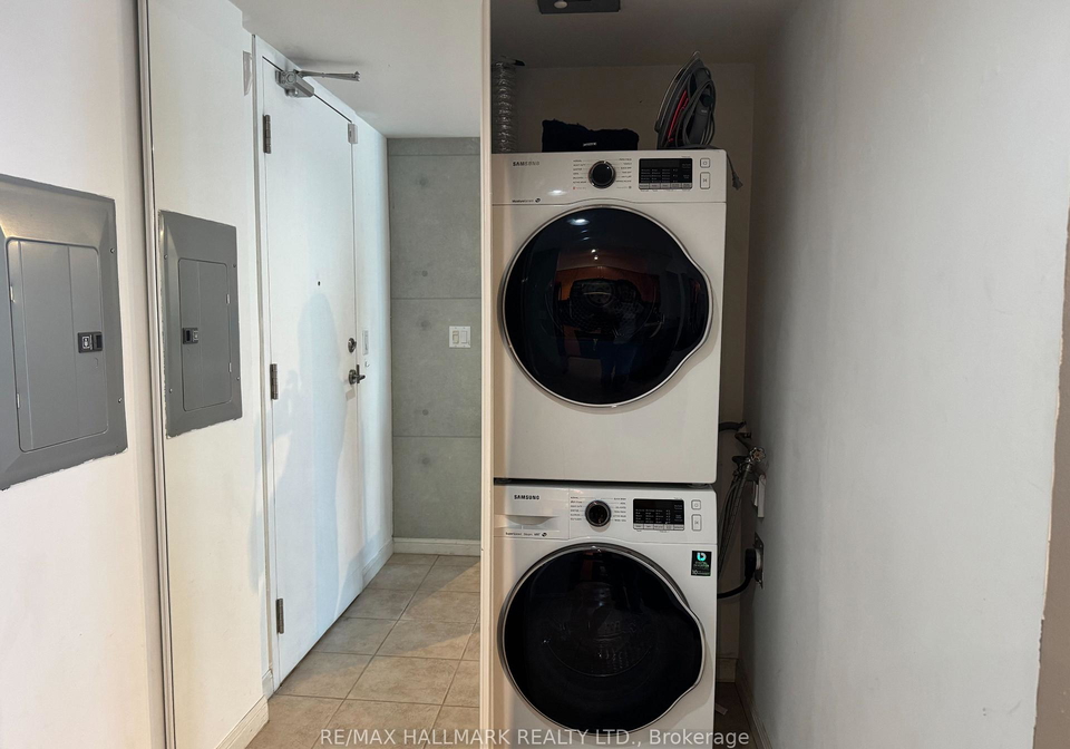 330-adelaide-street-e-toronto-ontario-c13017374
