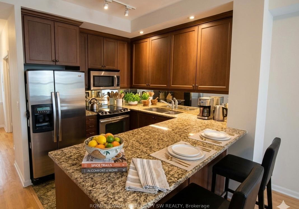 628-fleet-street-toronto-ontario-c13017732
