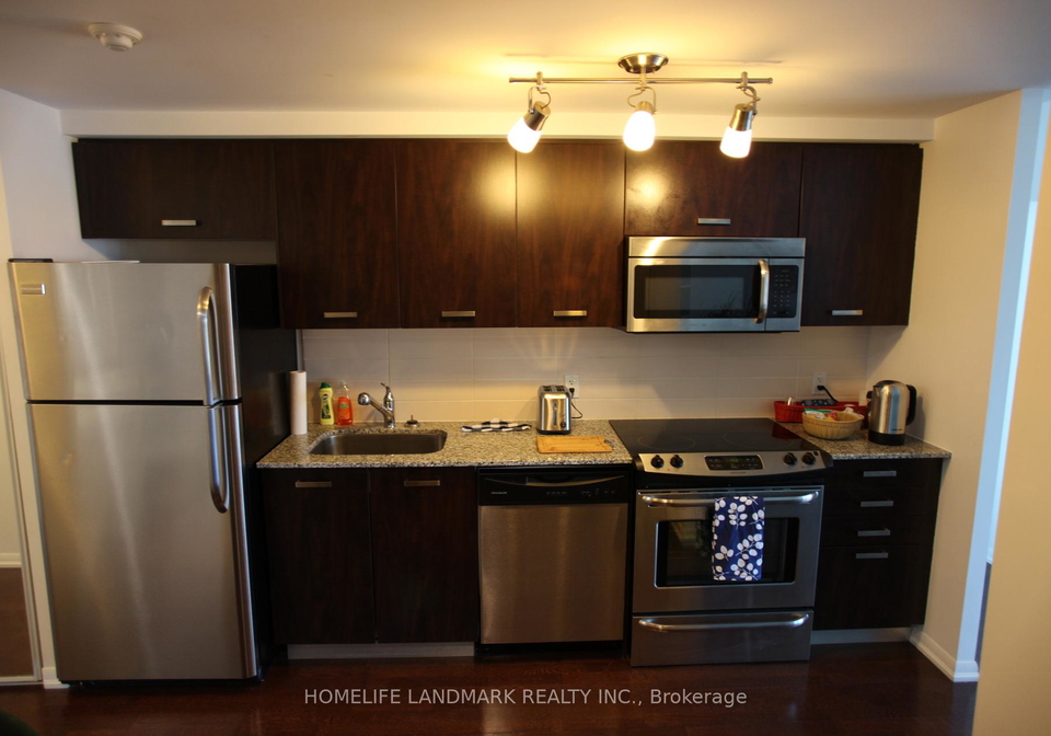 832-bay-street-toronto-ontario-c13017816