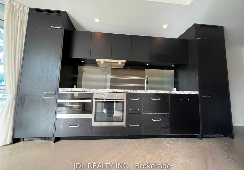 45-charles-street-e-toronto-ontario-c13017866