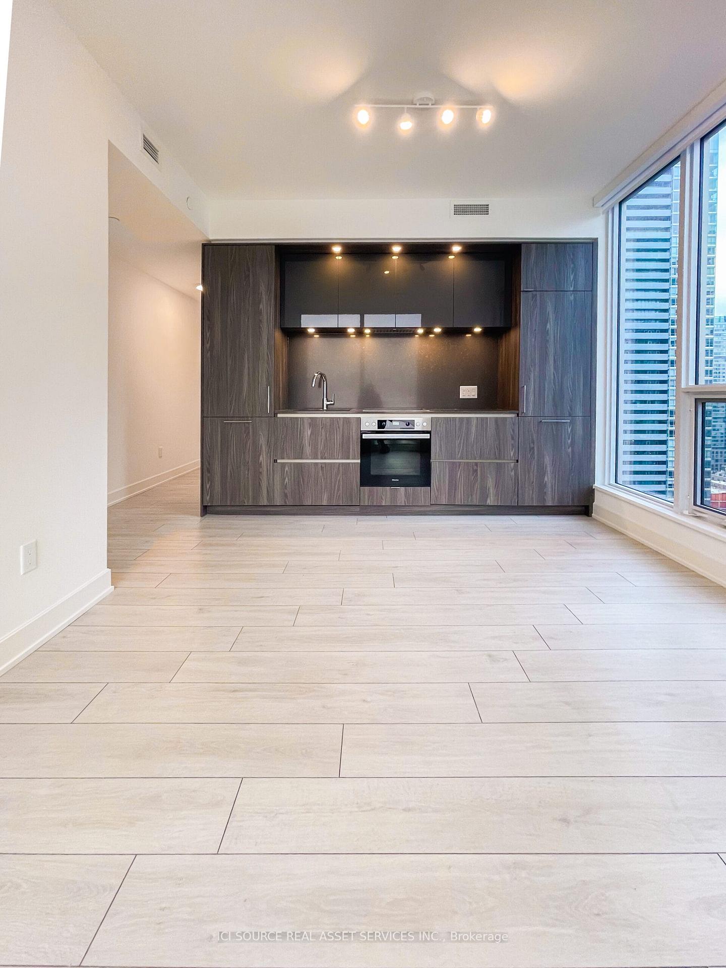 35-mercer-street-toronto-ontario-c13018262