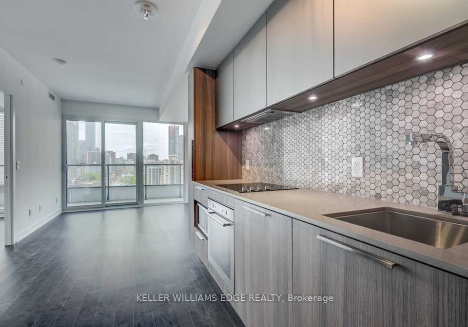 85-wood-street-toronto-ontario-c13018296