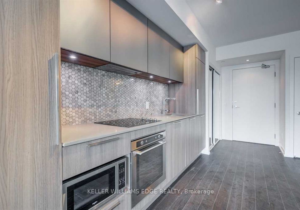 85-wood-street-toronto-ontario-c13018296