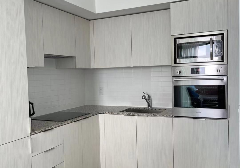 11-wellesley-street-w-toronto-ontario-c13018308