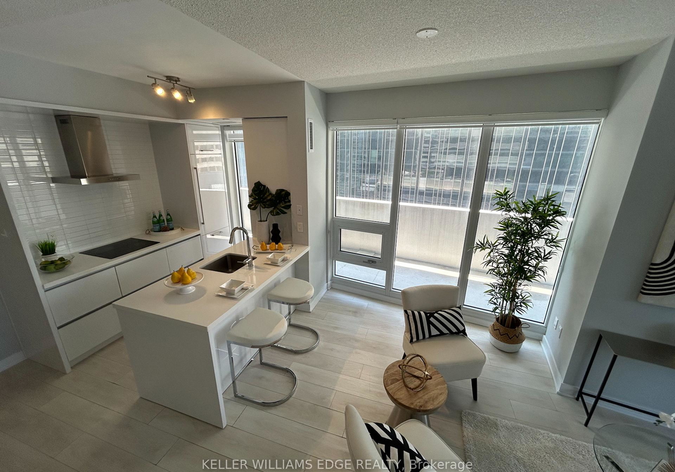 2221-yonge-street-toronto-ontario-c13018456