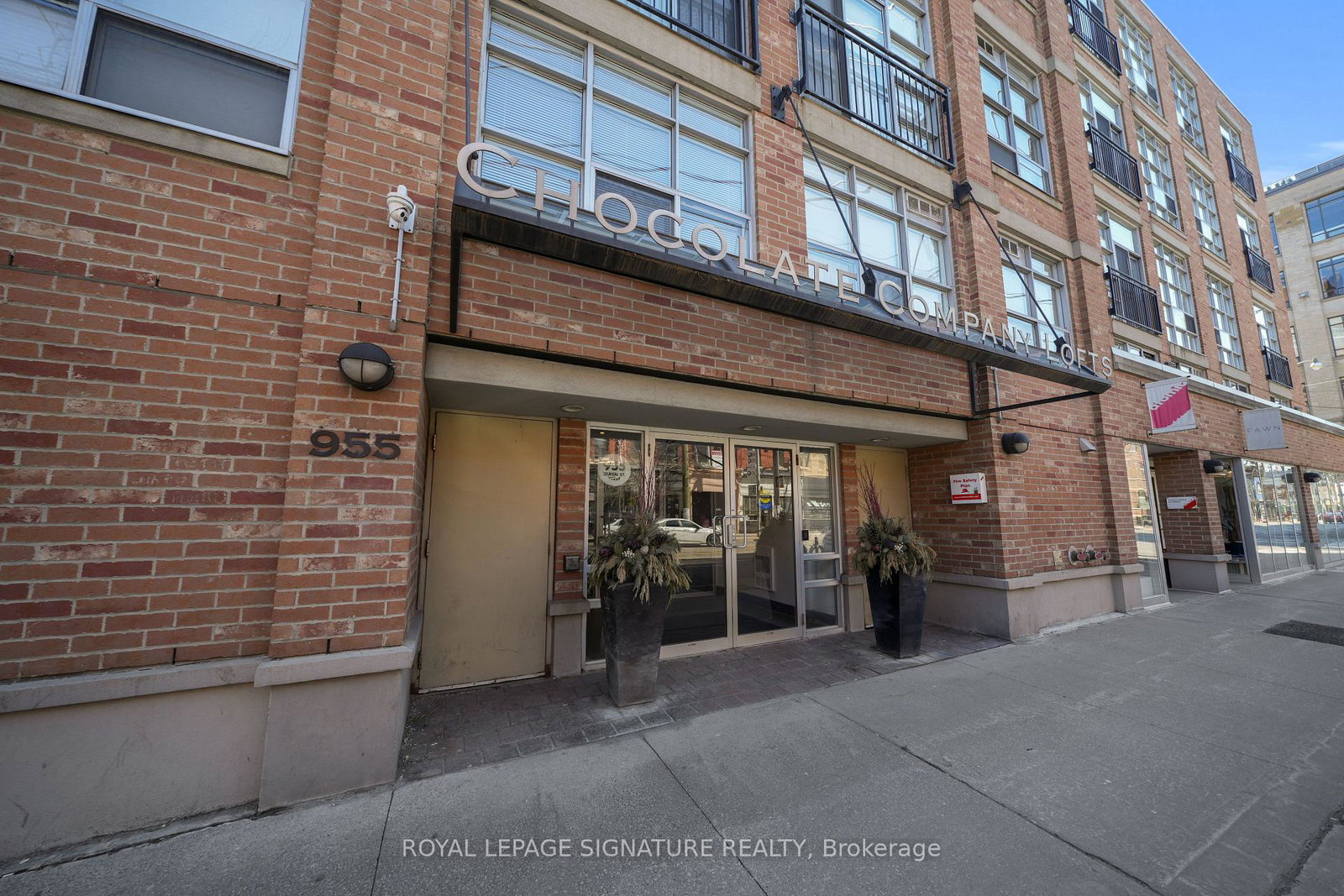955-queen-street-w-toronto-ontario-c13018464