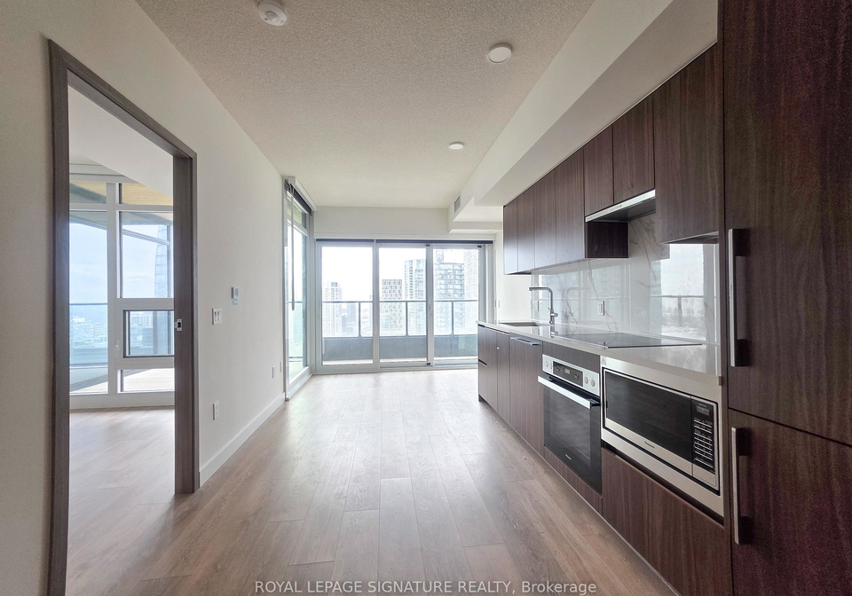 3-concord-cityplace-way-toronto-ontario-c13018486