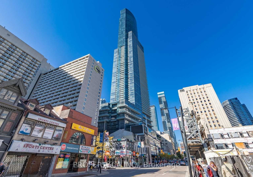 386-yonge-street-toronto-ontario-c13018750