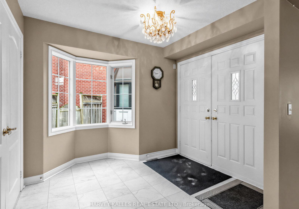 82-bowring-walk-toronto-ontario-c13019262