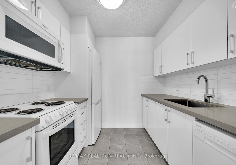 33-isabella-street-toronto-ontario-c13019300
