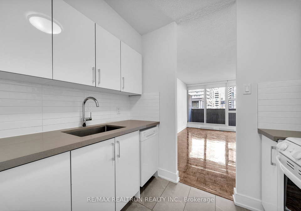 33-isabella-street-toronto-ontario-c13019300