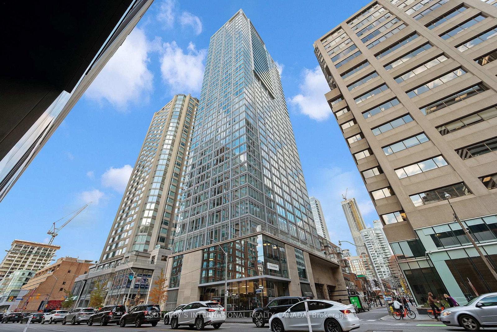 200-cumberland-street-toronto-ontario-c13019720