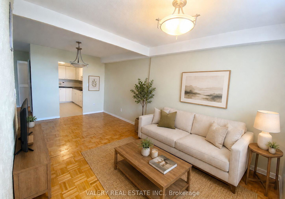 10-edgecliff-golfway-east-york-ontario-c13019952