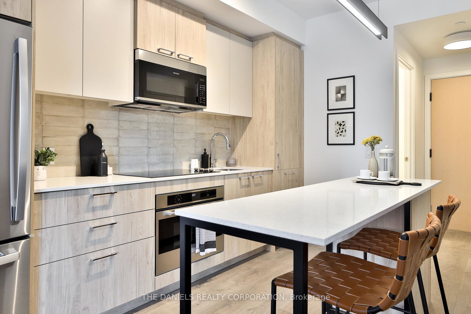10-oak-street-toronto-ontario-c13020146