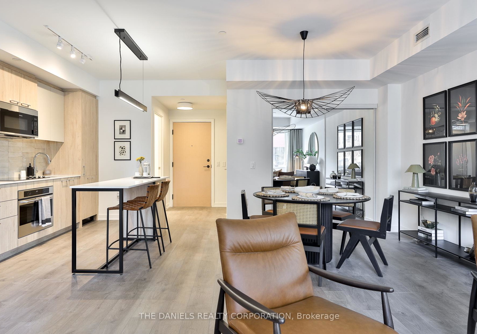 10-oak-street-toronto-ontario-c13020146