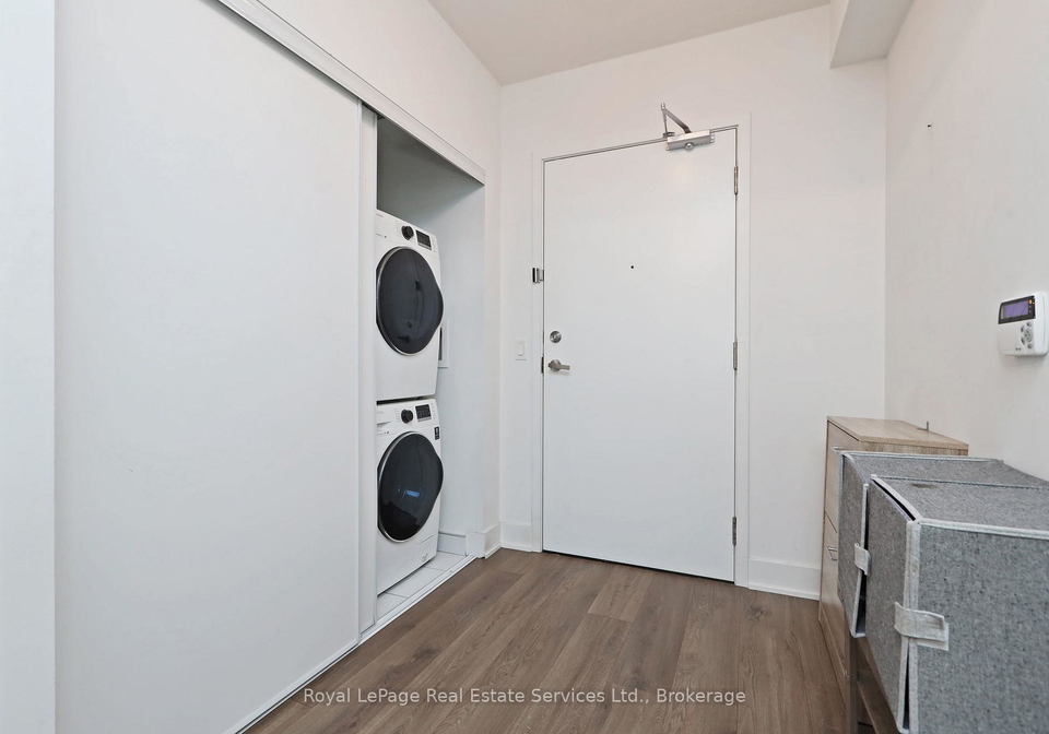 99-broadway-avenue-s-toronto-ontario-c13020386