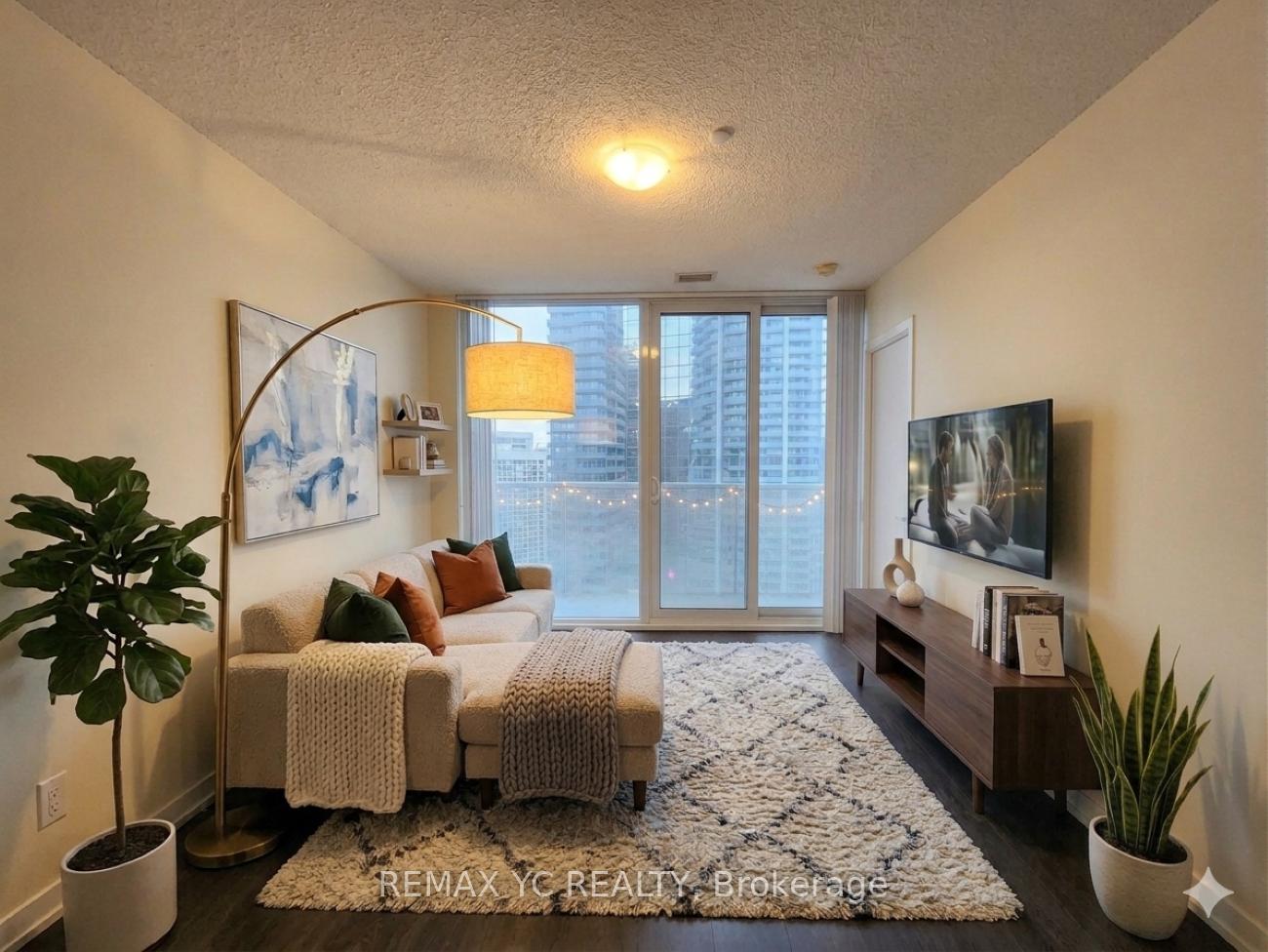 100-harbour-street-toronto-ontario-c13020540