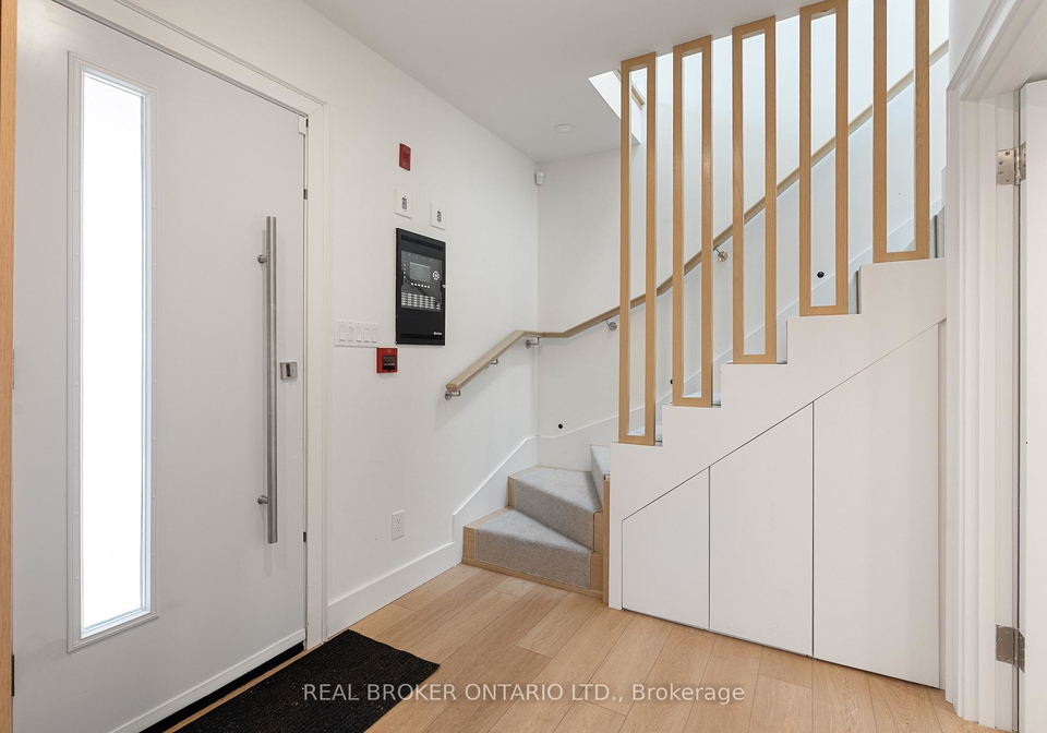21-farnham-avenue-toronto-ontario-c13020922