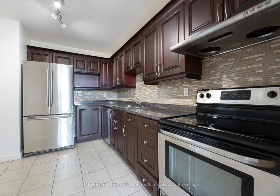 60-pavane-link-way-east-york-ontario-c13020972