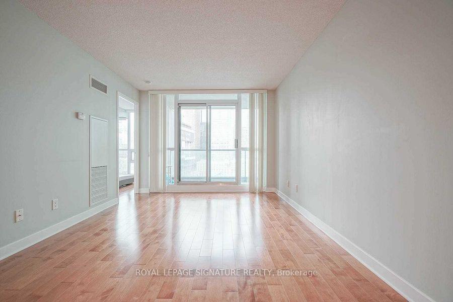 12-yonge-street-toronto-ontario-c13021004