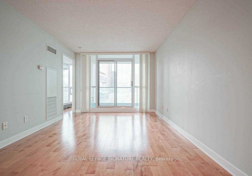 12-yonge-street-toronto-ontario-c13021004