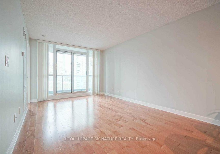 12-yonge-street-toronto-ontario-c13021004