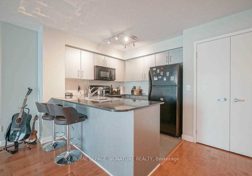 12-yonge-street-toronto-ontario-c13021004