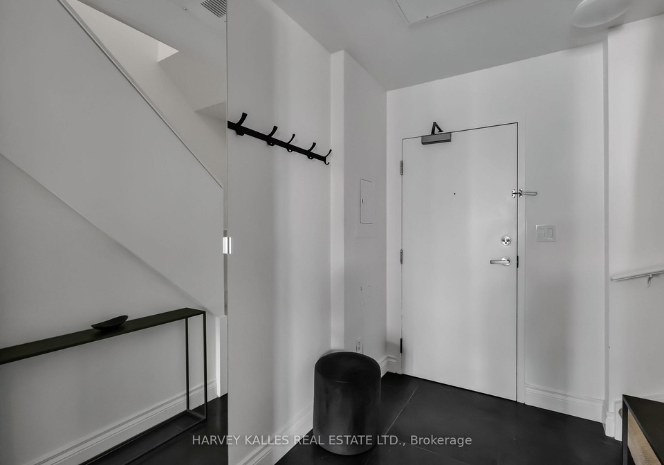 500-richmond-street-w-toronto-ontario-c13021034