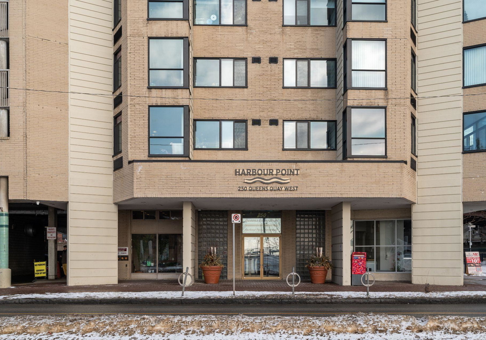 250-queens-quay-w-toronto-ontario-c13021200