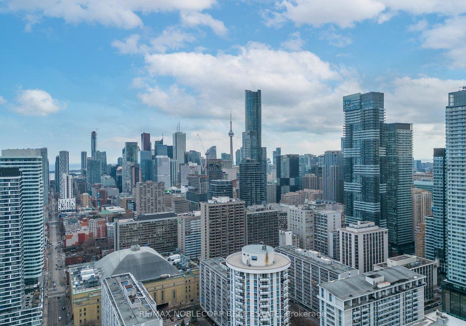 6-luscombe-lane-toronto-ontario-c13021398