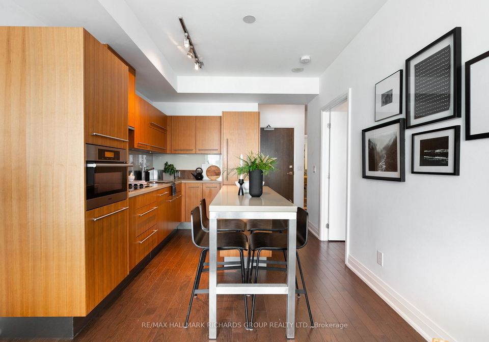 80-john-street-toronto-ontario-c13021418