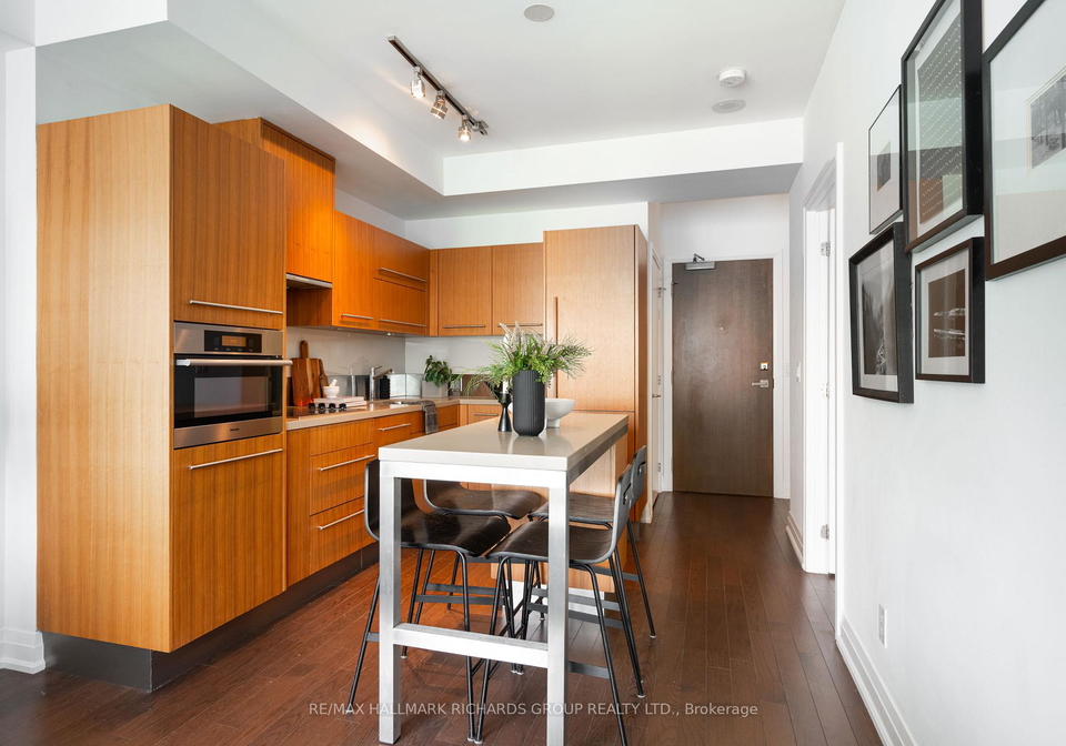 80-john-street-toronto-ontario-c13021418