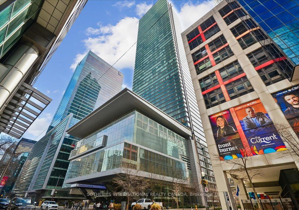 183-wellington-street-w-toronto-ontario-c13021780