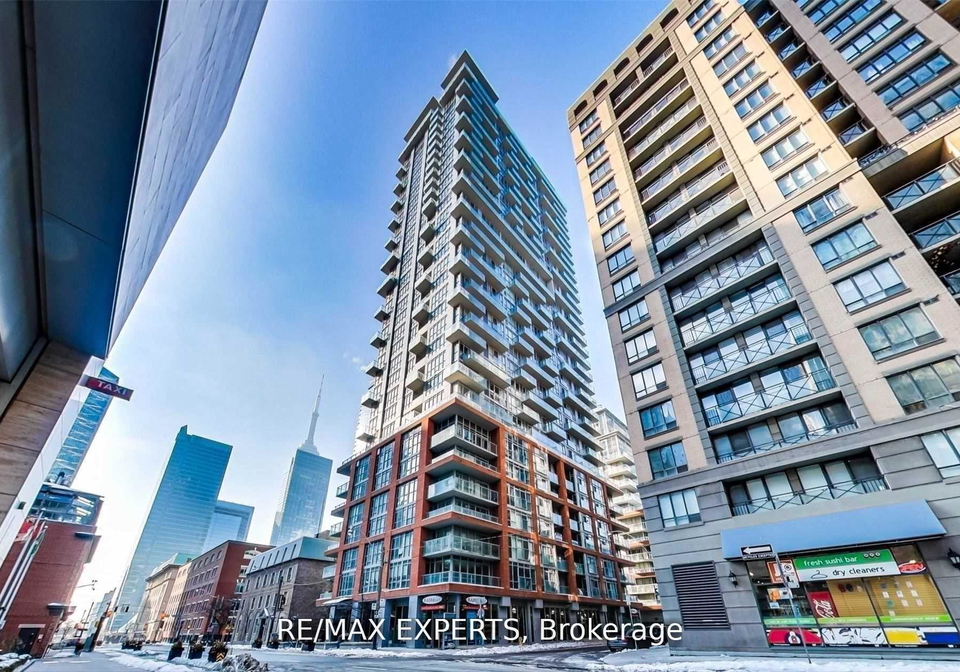 126-simcoe-street-toronto-ontario-c13022064