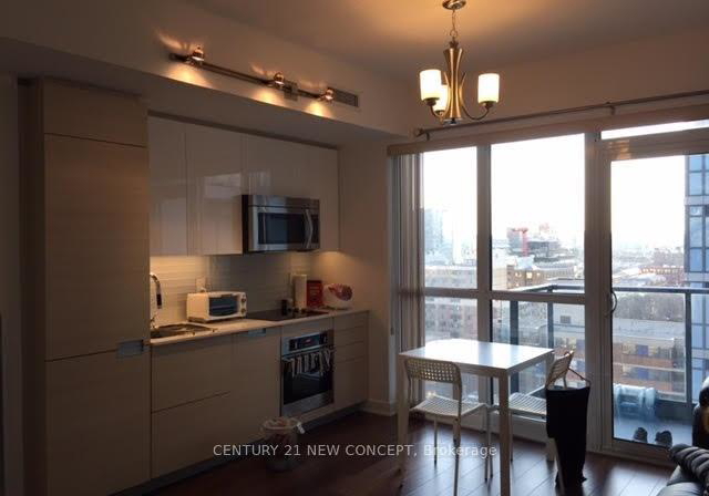 210-simcoe-street-toronto-ontario-c13022126