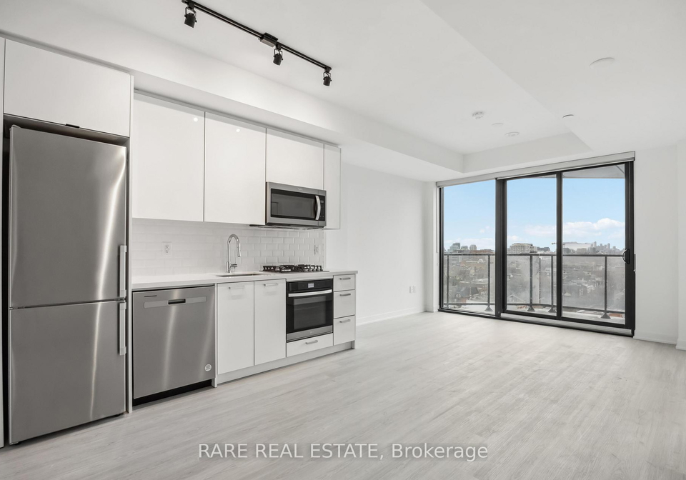 195-mccaul-street-toronto-ontario-c13022214