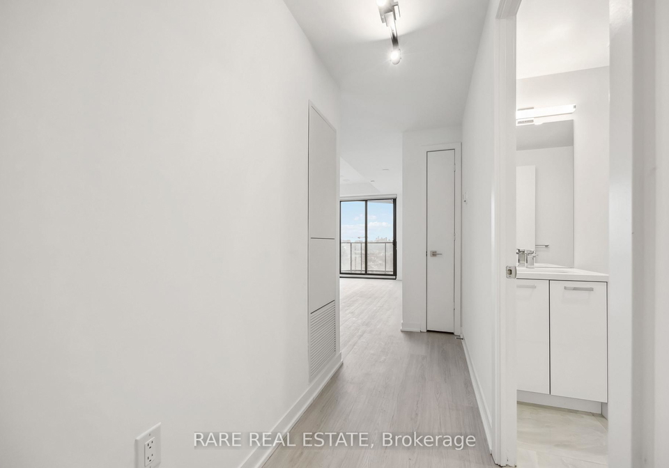 195-mccaul-street-toronto-ontario-c13022214