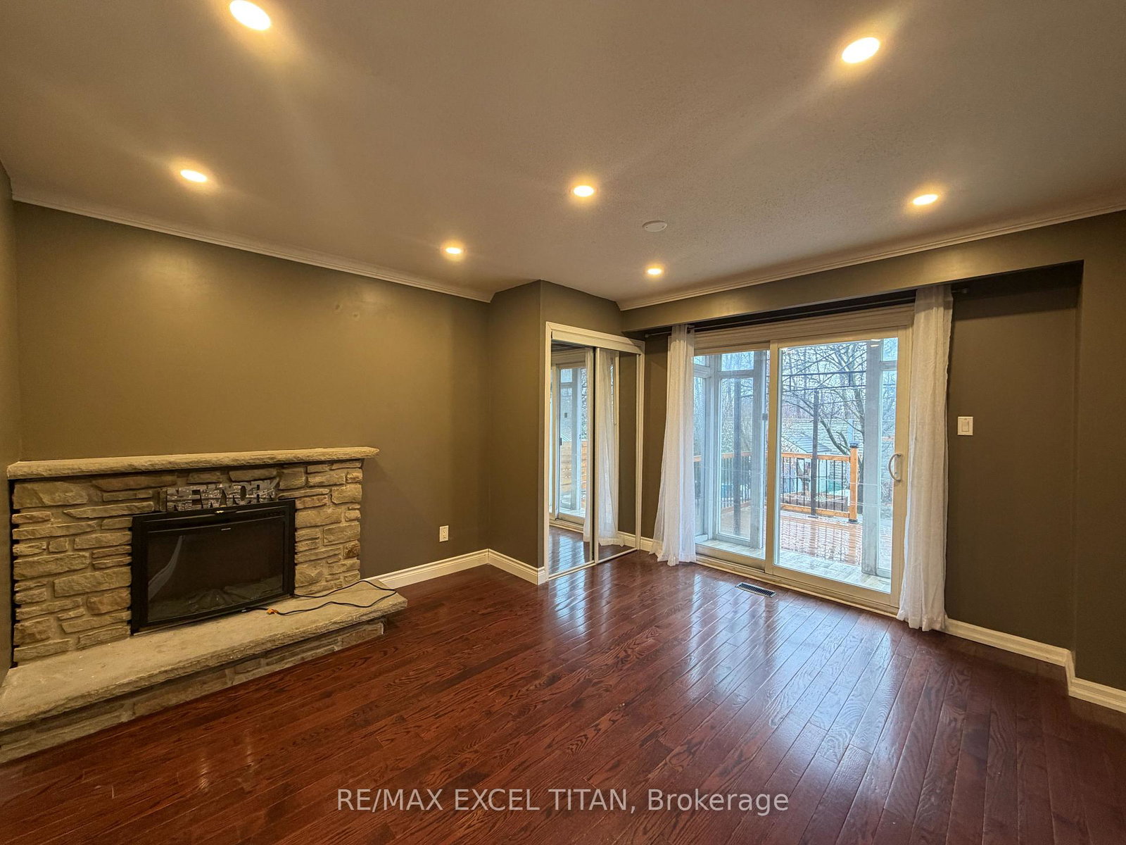 251-shawnee-circle-north-york-ontario-c13022528