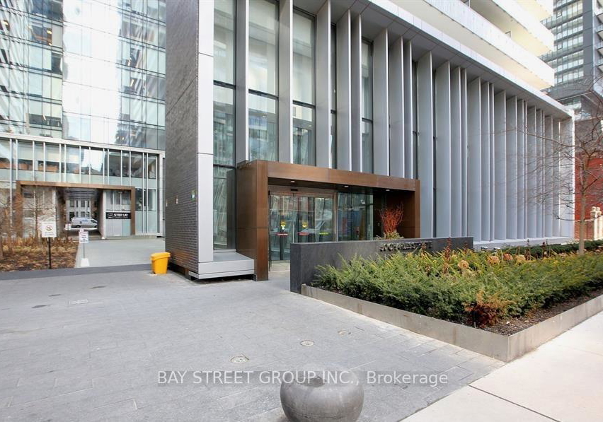 50-charles-street-e-toronto-ontario-c13022576