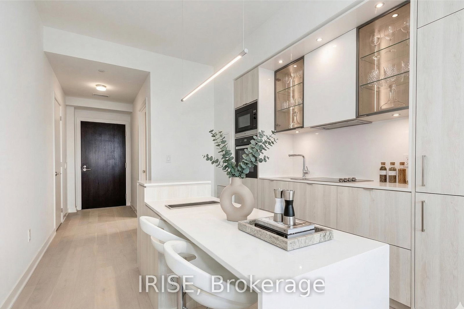 11-yorkville-avenue-toronto-ontario-c13022610