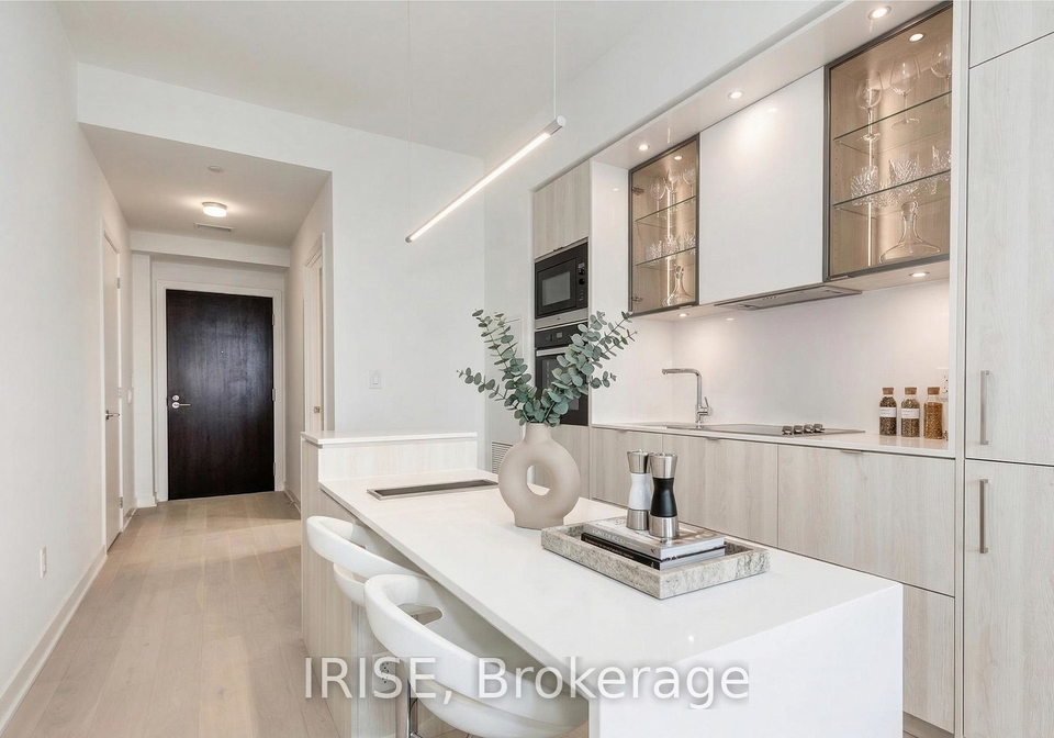 11-yorkville-avenue-toronto-ontario-c13022610