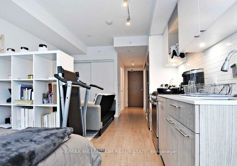 251-jarvis-street-toronto-ontario-c13022800