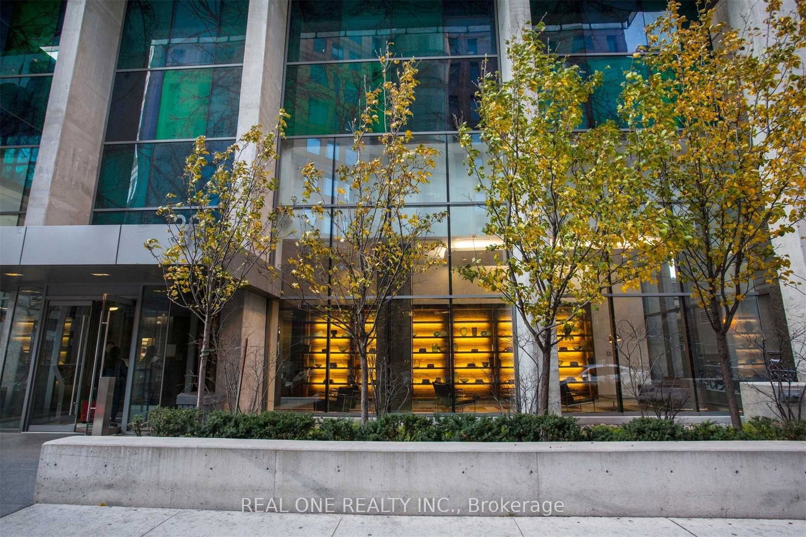 38-grenville-avenue-toronto-ontario-c13022804