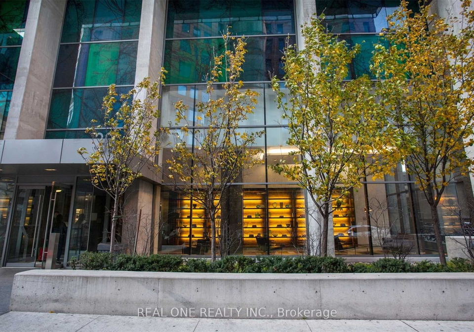 38-grenville-avenue-toronto-ontario-c13022804